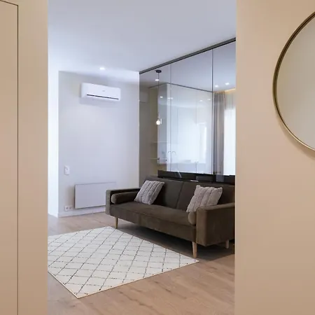 мм Group Apartment *