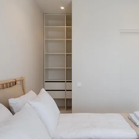 Apartment мм Group