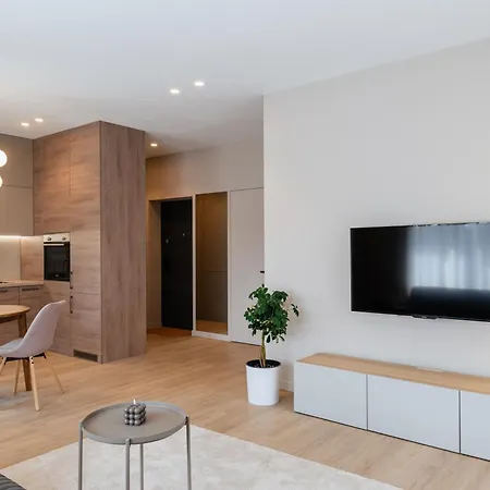 мм Group Apartment *