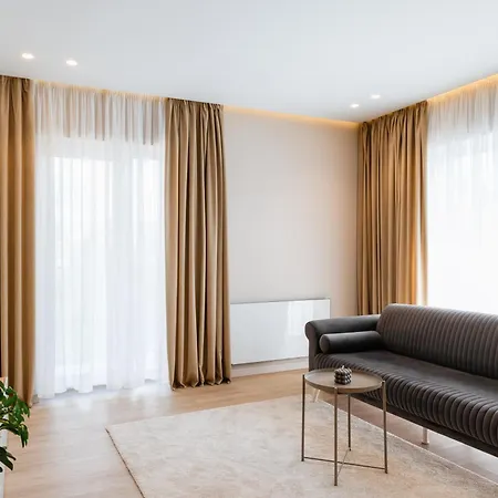 мм Group Apartment *