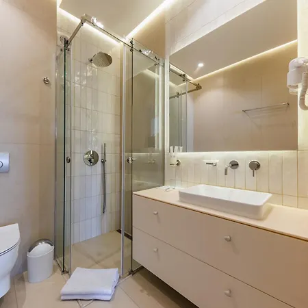 мм Group * אוזהורוד