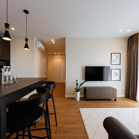 мм Group * אוזהורוד