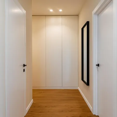 мм Group דירה אוזהורוד