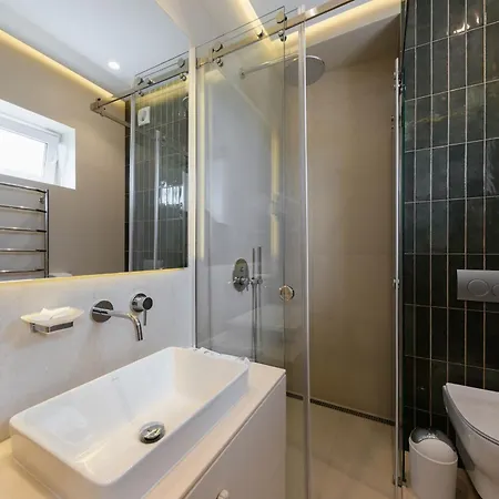 мм Group דירה *