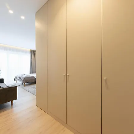 мм Group דירה *