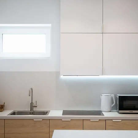 мм Group * אוזהורוד