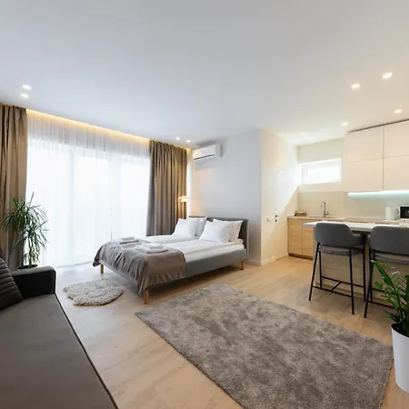 Apartment мм Group *