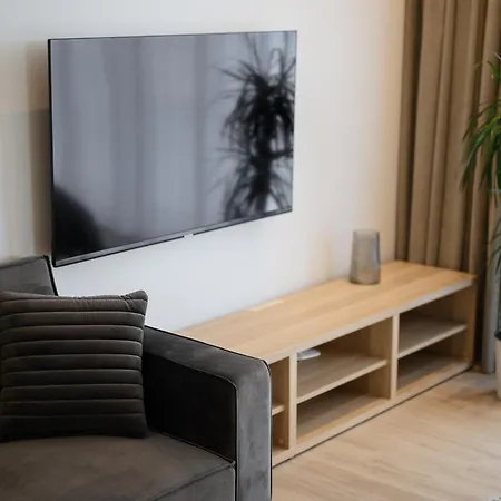 мм Group דירה אוזהורוד