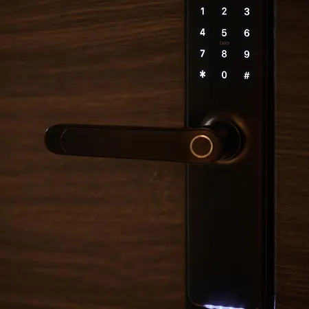 мм Group אוזהורוד