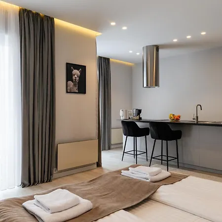 мм Group Apartment *